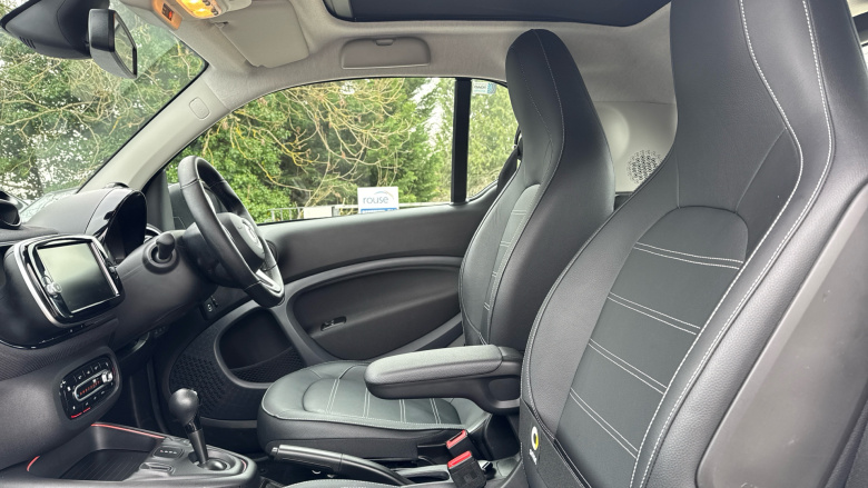 Smart EQ fortwo coupe 60kW EQ Exclusive 17kWh 2dr Auto [22kWCh] Electric Coupe